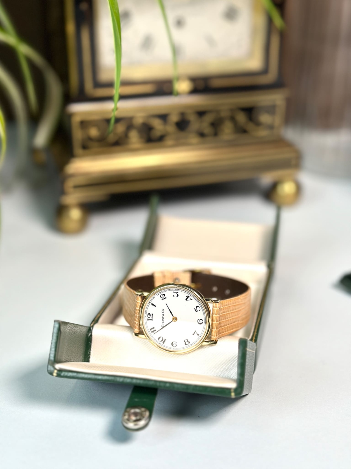 Tiffany & Co. in 14ct yellow gold w/ white numeral dial