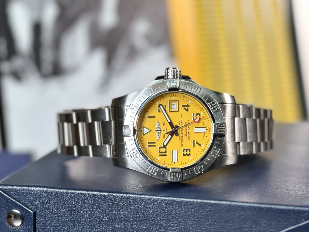 2019 Breitling Avenger II Seawolf "Cobra Yellow" - Full Set - Image 2
