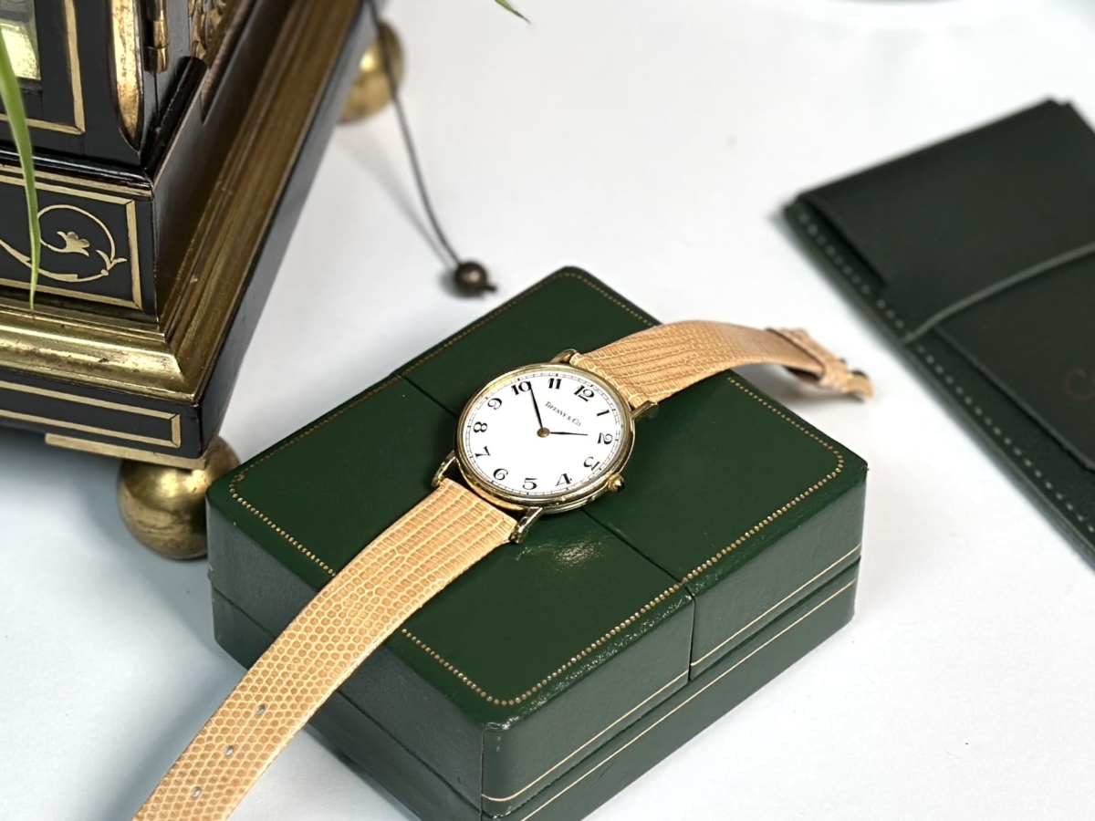 Tiffany & Co. in 14ct yellow gold w/ white numeral dial - Image 2