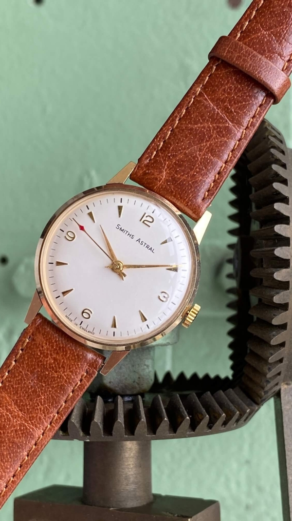 9ct Smiths Astral - British Made Mechanical Movement